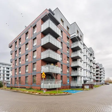 Mazowiecka Park By Bookinghost *