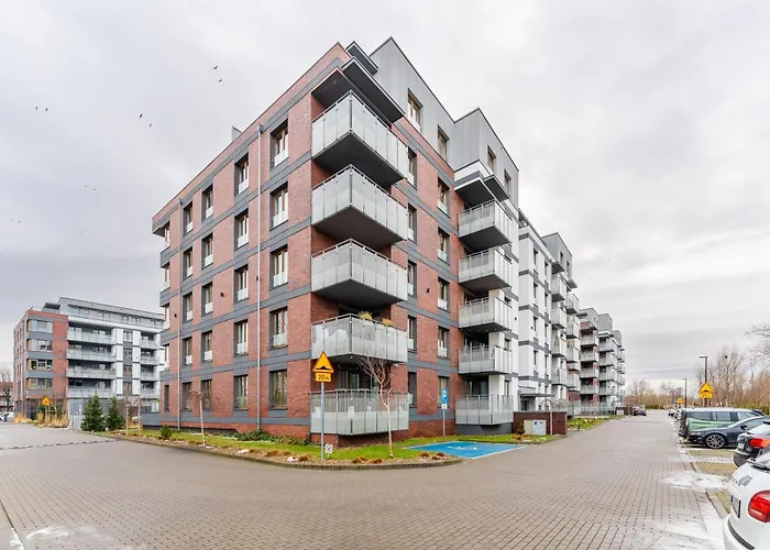 Mazowiecka Park By Bookinghost *