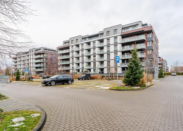 Mazowiecka Park By Bookinghost