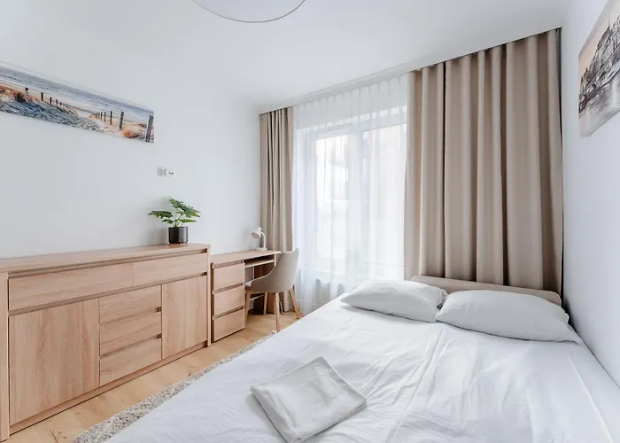 Mazowiecka Park By Bookinghost